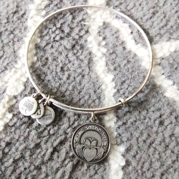 Alex & Ani Claddagh Charm Bracelet, LOVE,FRIENDSHIP,LOYALTY - Picture 3 of 8